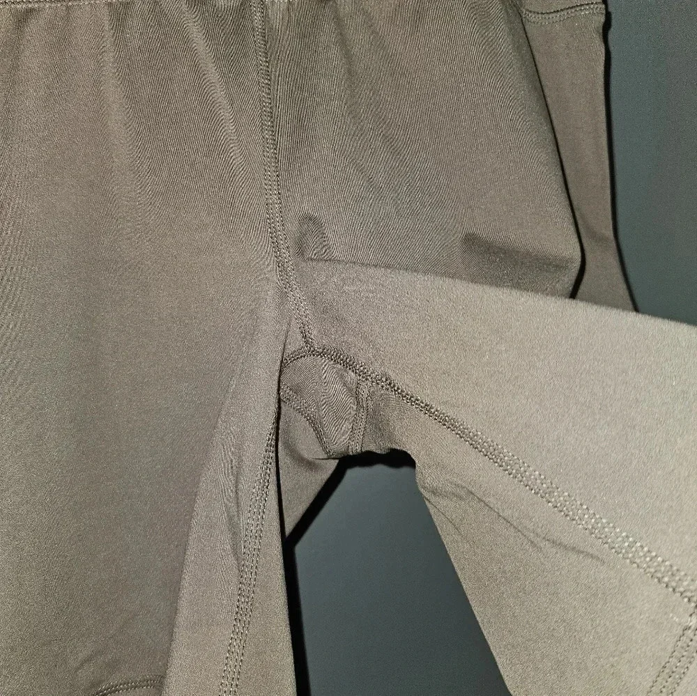 Yogalicious Lux Womans Taupe Shorts Size Xl - Picture 5 of 8